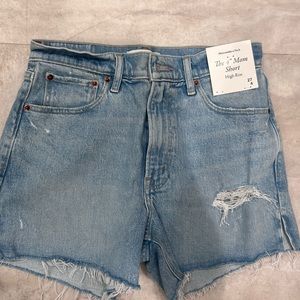 Abercrombie & Fitch high rise Mom Shorts